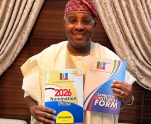 Read more about the article BREAKING: Araba Picks APC EOI, Nomination Form, Emerges Frontrunner in Kwara Guber Race