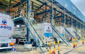 Read more about the article Petrol Prices Near N1,400 as Dangote Defends Fuel Hikes
