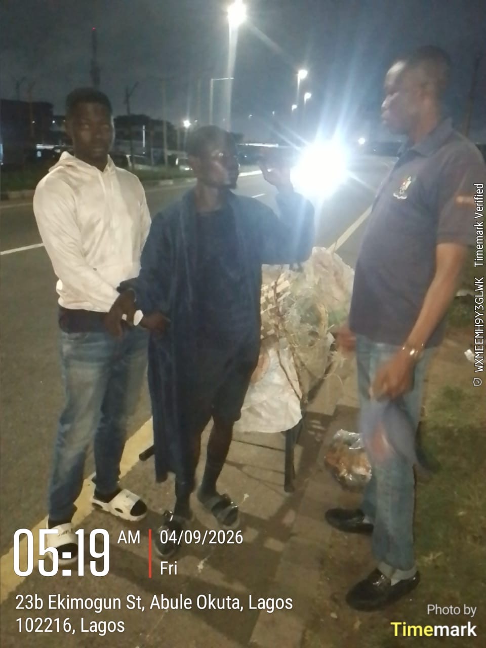 Read more about the article LAWMA Apprehends Cart Pusher for Illegal Waste Collection Near Third Mainland Bridge
