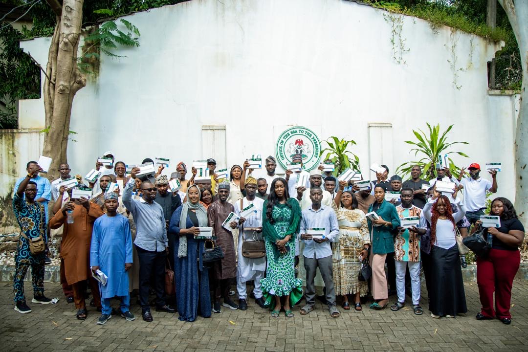 Read more about the article FG Empowers 70 Digital Media Managers with Tablets to Boost Grassroots Outreach on Vocational Programmes