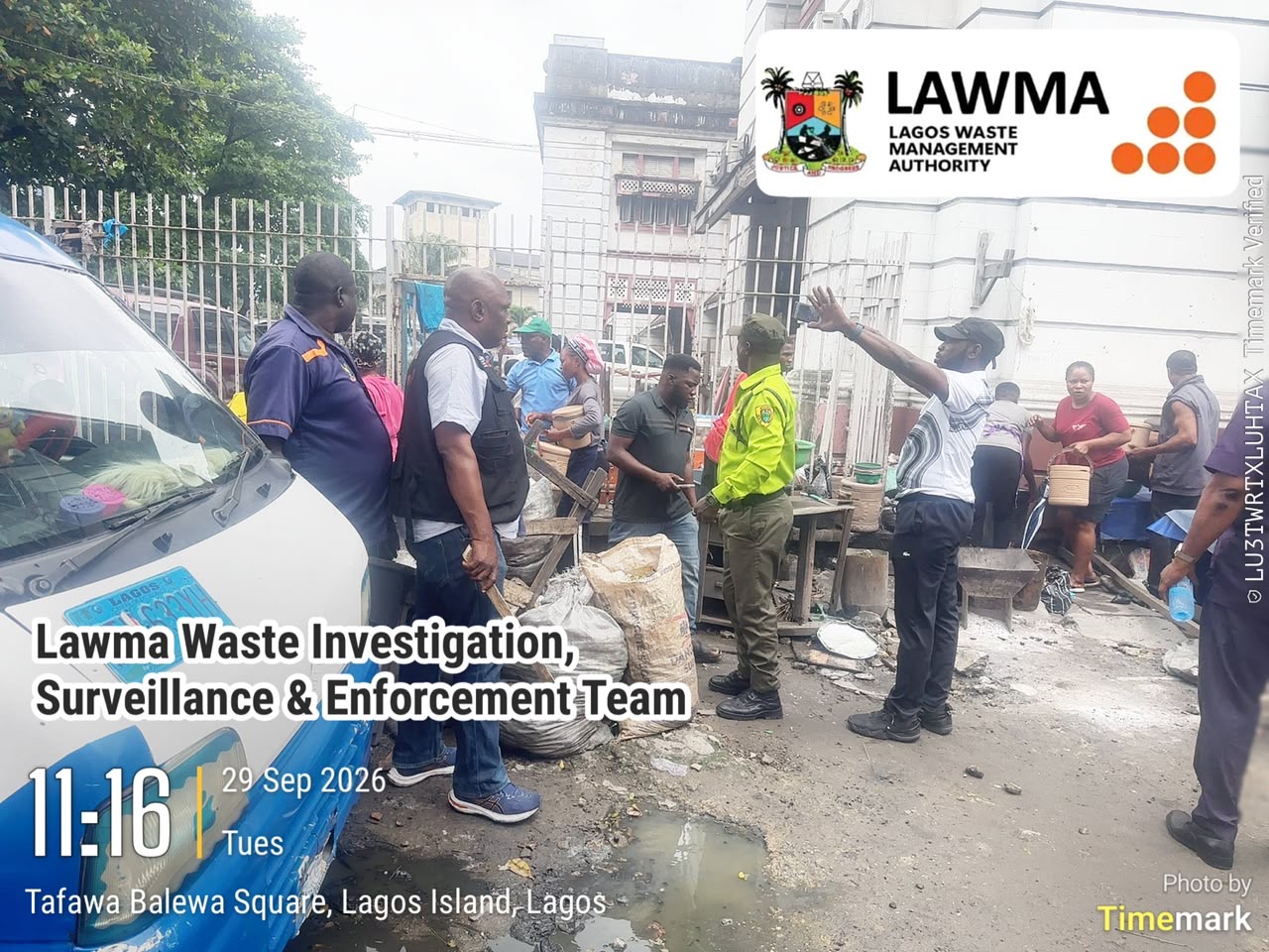 Read more about the article LAWMA, KAI Dislodge Illegal Street Traders at Tafawa Balewa Square