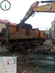 Read more about the article LAWMA Evacuates Waste at Ojo Giwa Street as Julius Berger Assists With Access During Idumagbo Construction