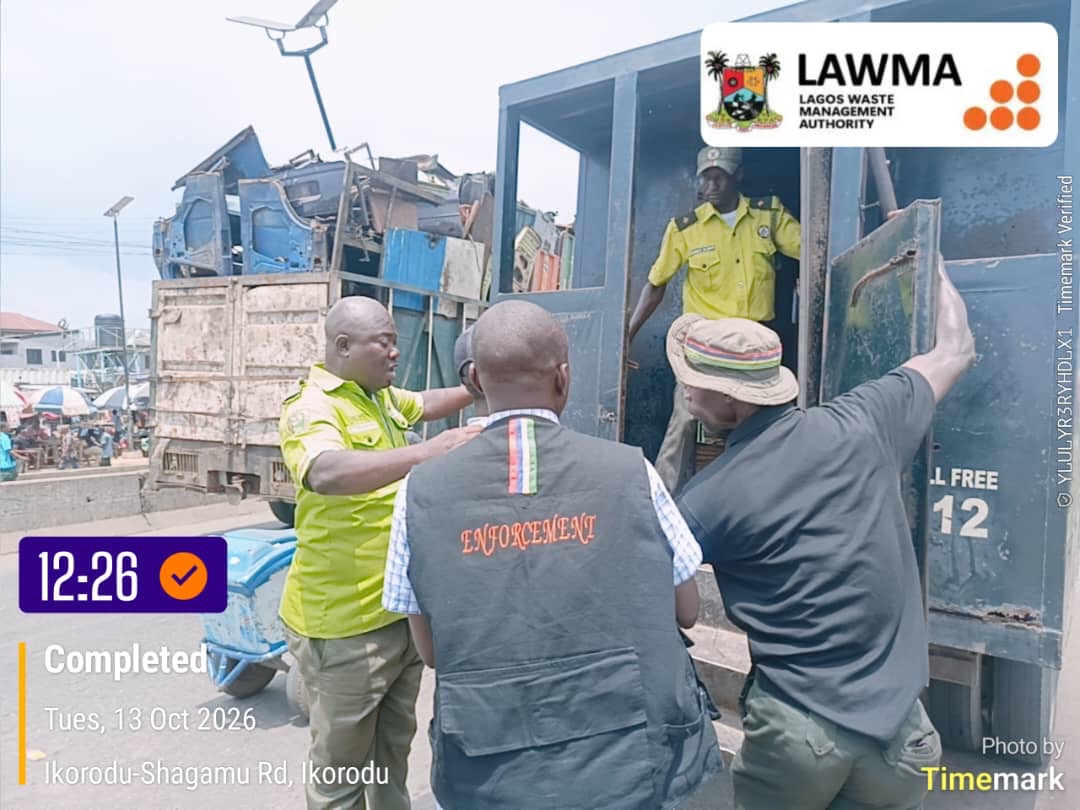 Read more about the article LAWMA ARRESTS 13 ILLEGAL STREET TRADERS IN FESTAC, MILE 2, IKORODU